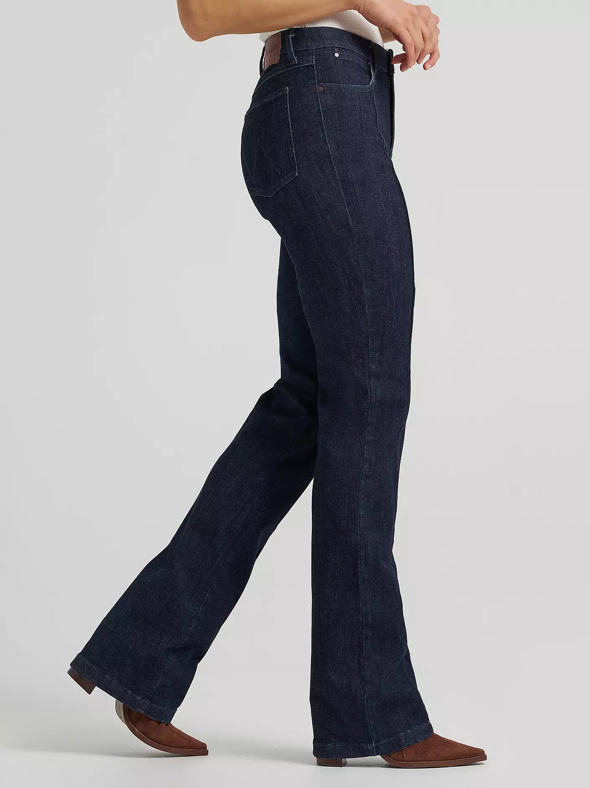 Wrangler Women's Bespoke Pintuck Bootcut Jeans – Camryn 112384711