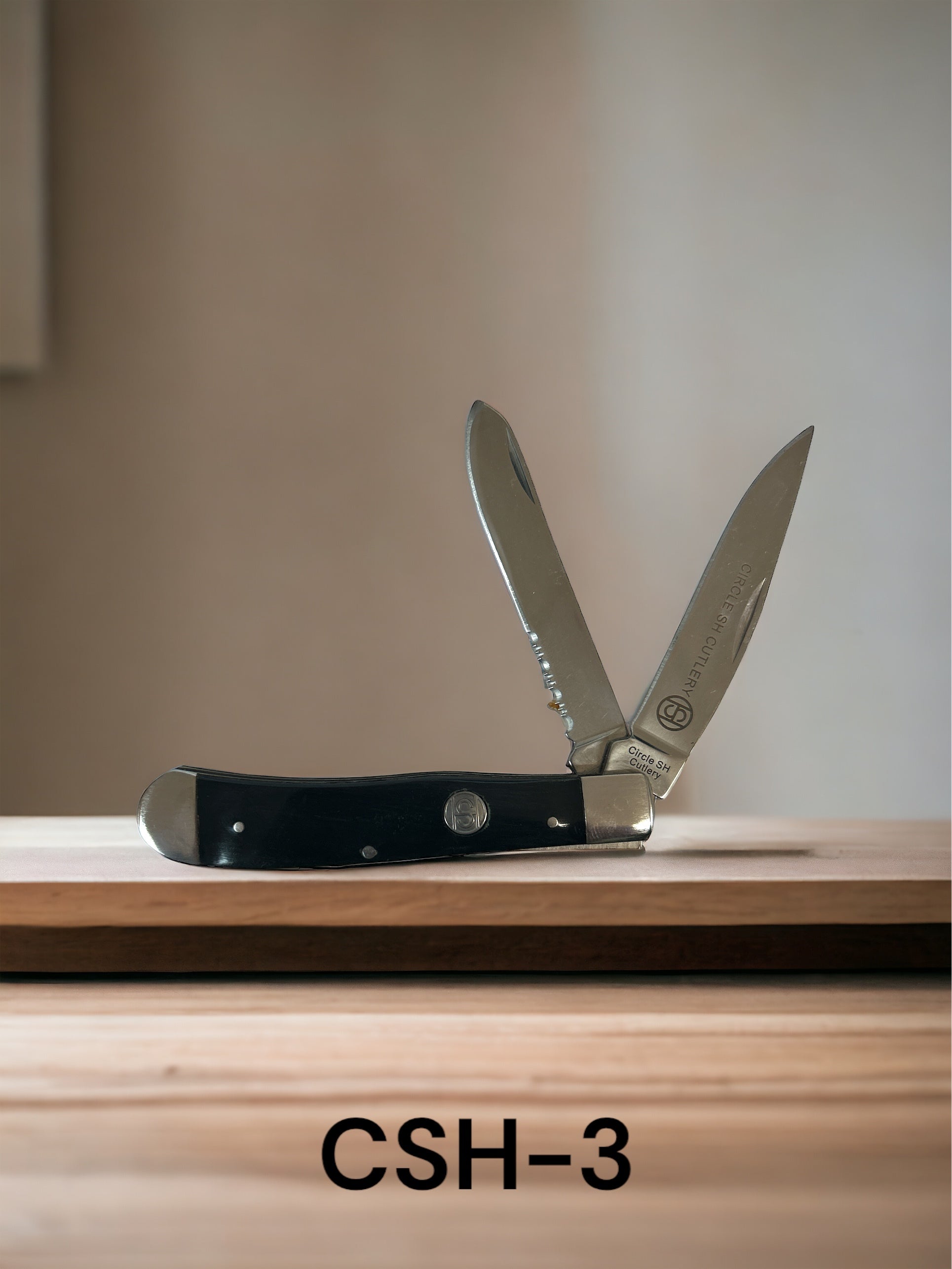 Circle SH CSH-3 Buffalo Horn Folding Knife