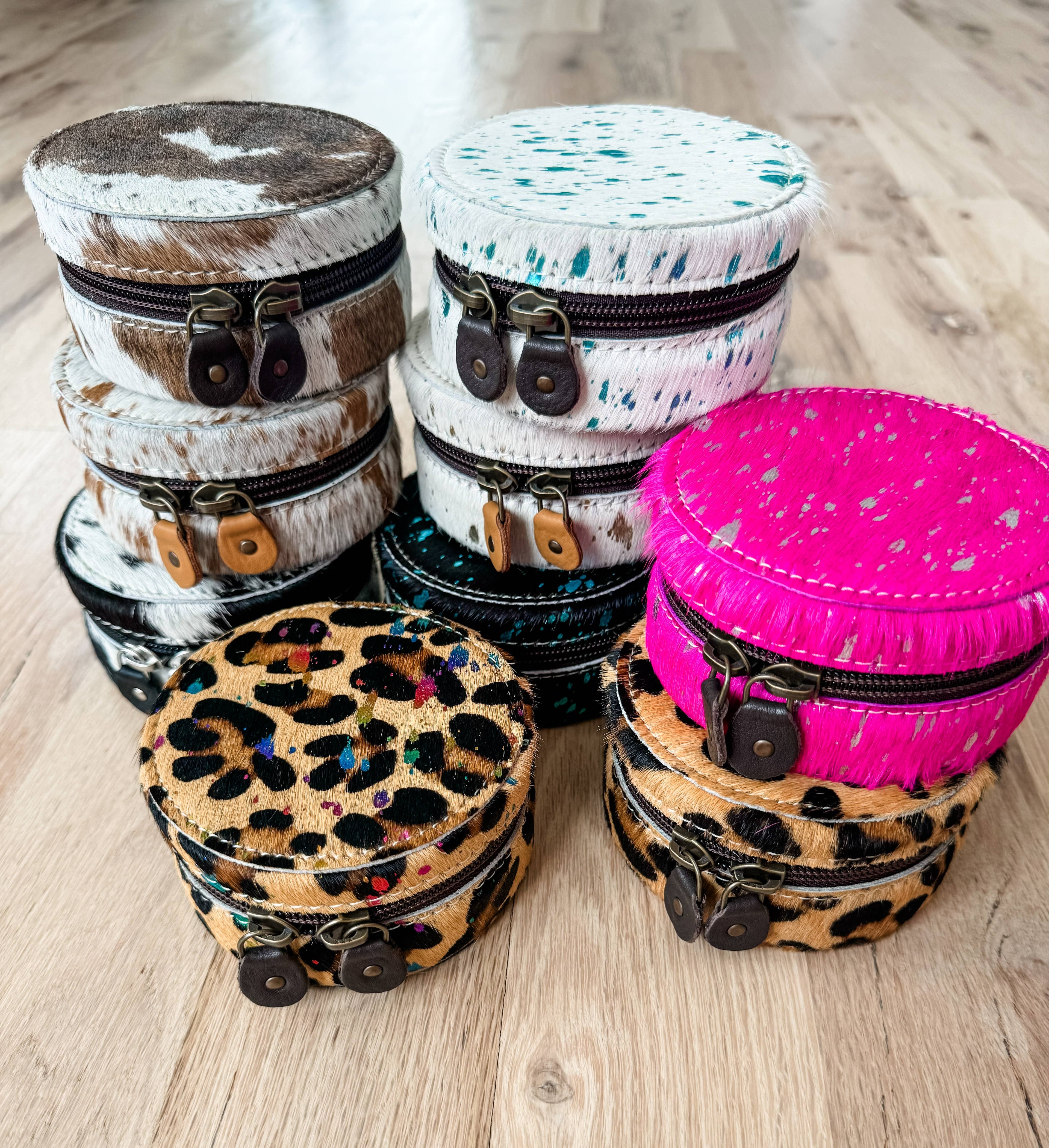 MINI COWHIDE ROUND JEWELRY BOX Western travel storage gifts, supplier view 2