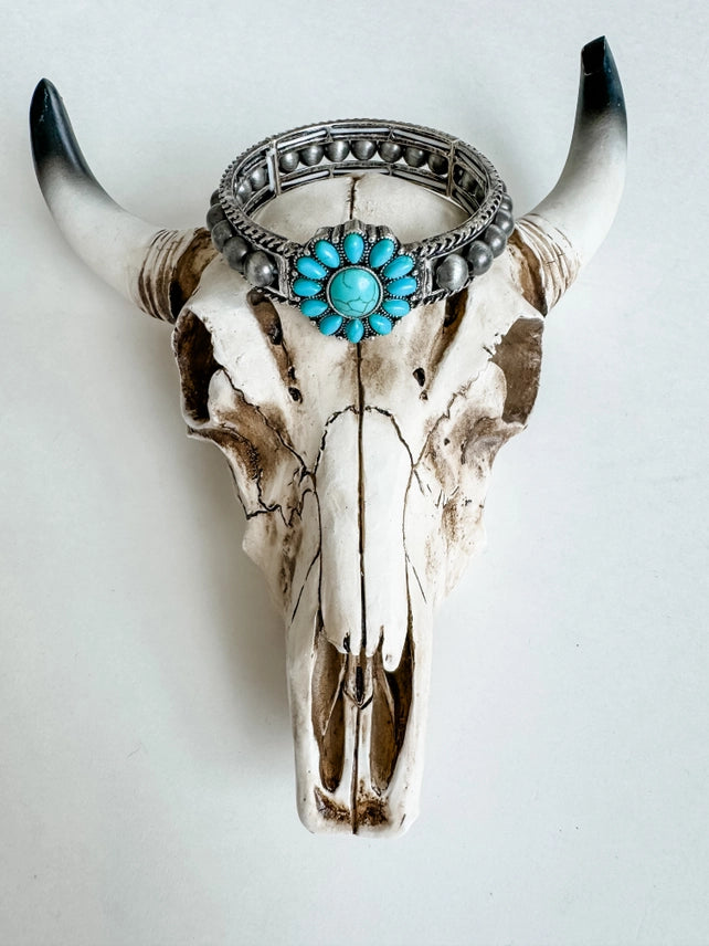 Navajo Style Pearl with Concho Stretch Bracelet