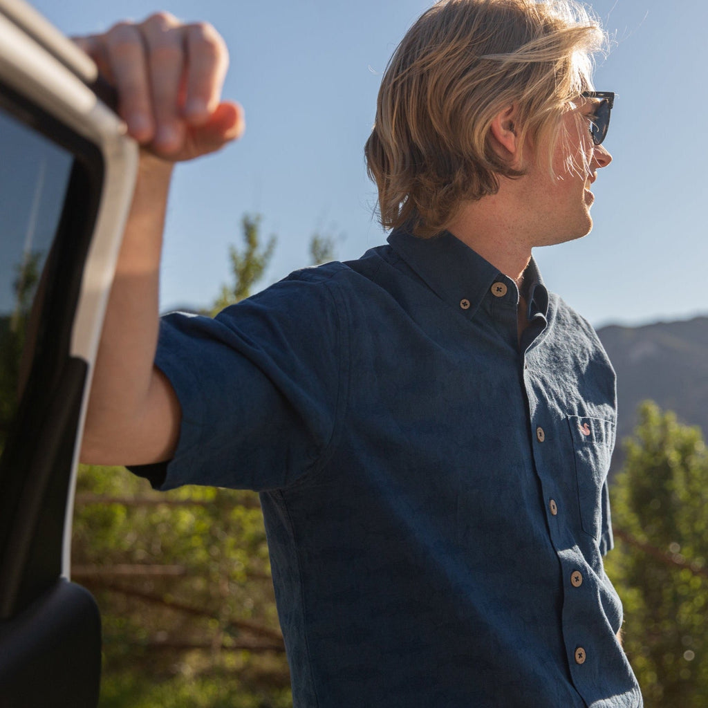Southern Marsh Pescado Linen Shirt – Navy lifestyle view
