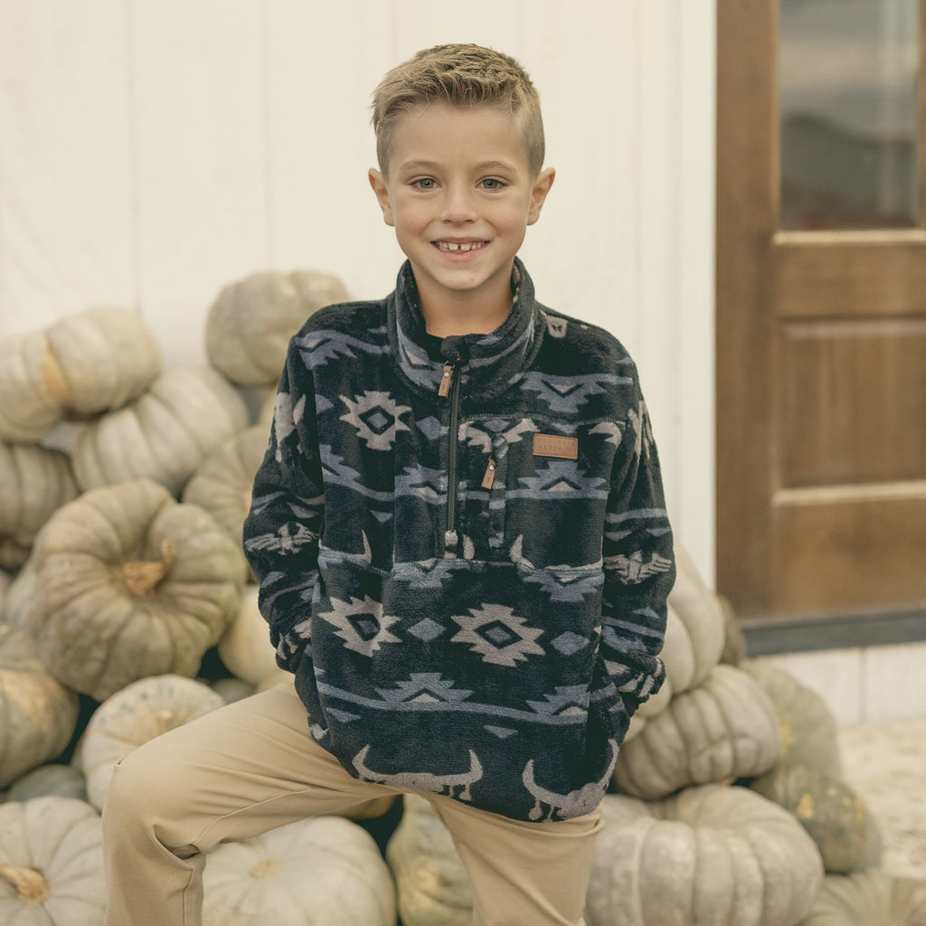 Southern Marsh Youth Marfa Valley Fleece Pullover – Charcoal lifestyle view