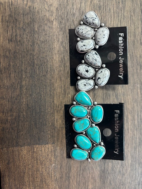 Stone earrings clusters