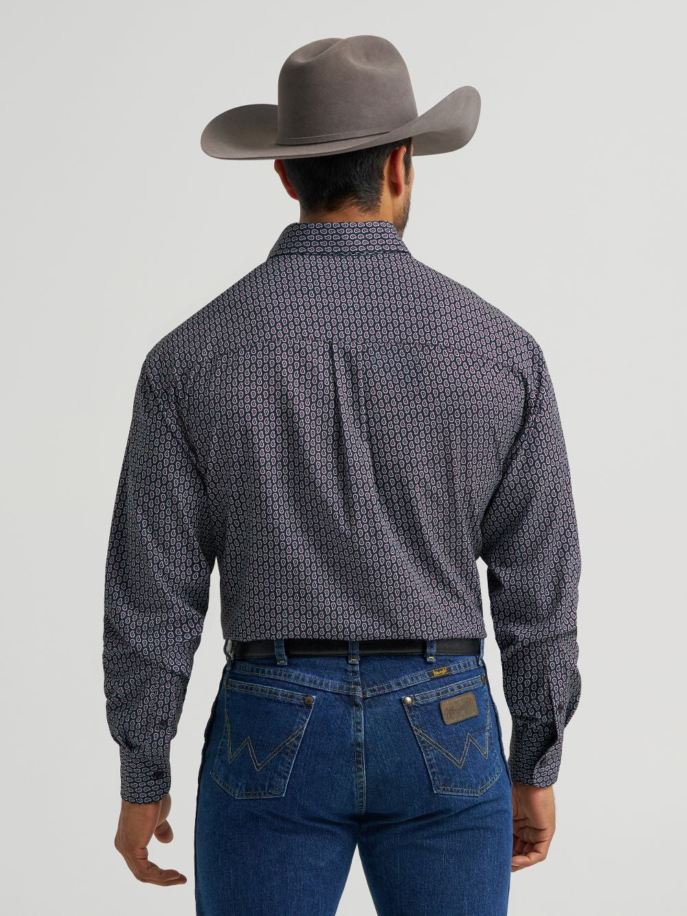 Men's Wrangler George Strait black and red print shirt back view