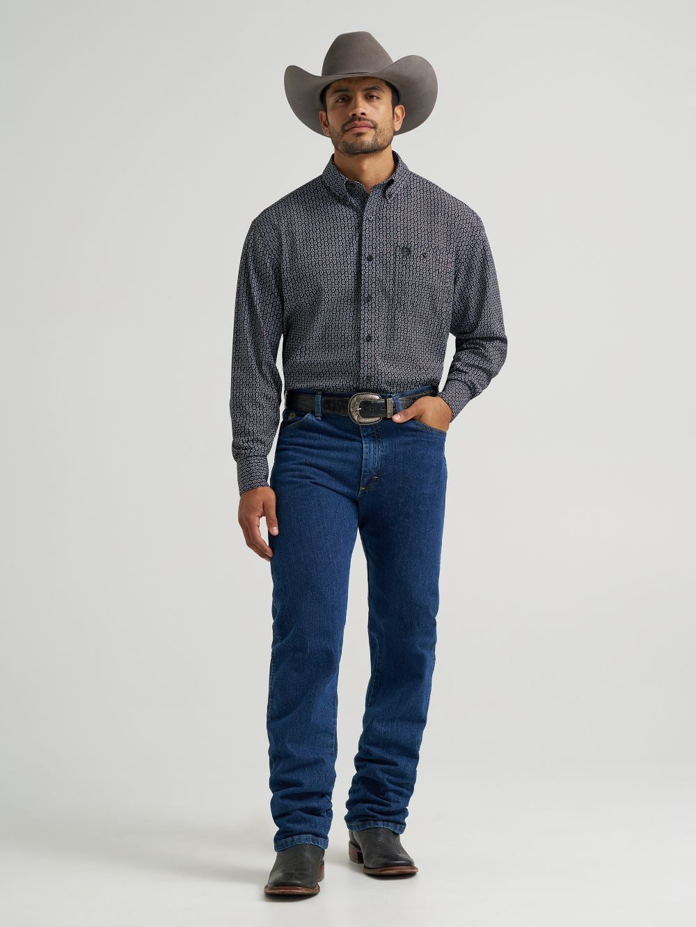 Men's Wrangler George Strait performance shirt fabric detail