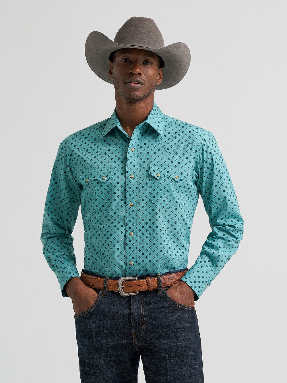 Men's Wrangler Retro modern fit turquoise Western snap shirt front view