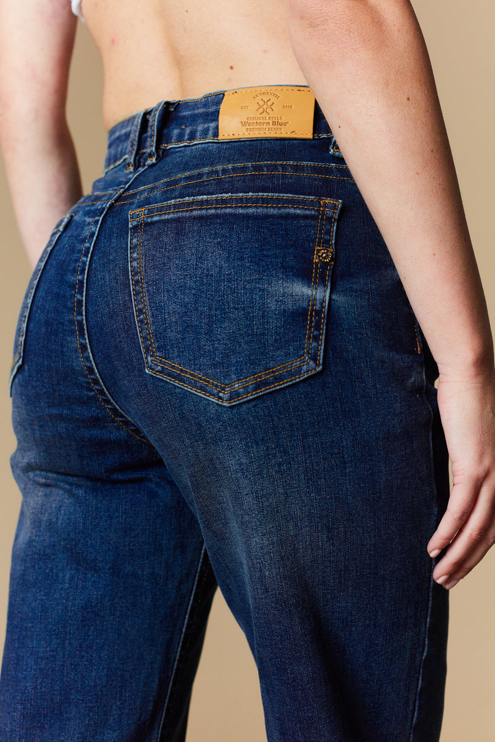 Back-pocket detail of women's Western Blue W2374-WL wide-leg jeans