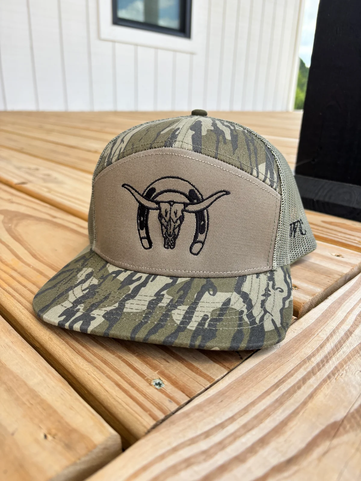 Wicked Cowboy Horseshoe Longhorn camo flat-brim snapback hat