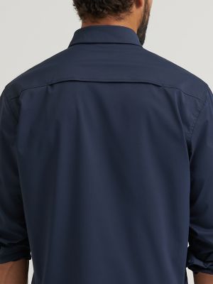 Wrangler ATG Men's Live-In Solid Shirt in Dark Sapphire view 6